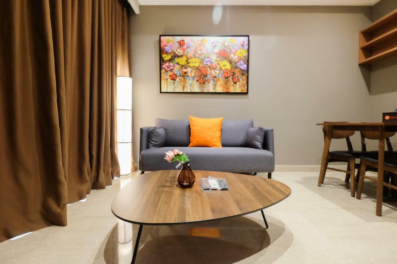 Comfortable And Modern 2Br Menteng Park Apartment By Travelio Jakarta Exteriör bild